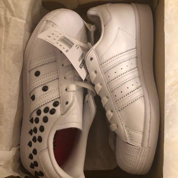 BNWT Rare Limited edition Adidas Dot Studded womens Superstars in size 6!!! - Picture 13 of 16